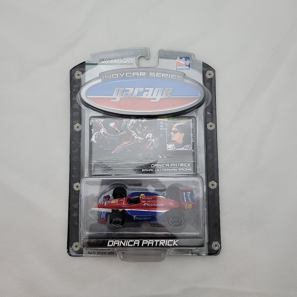 Greenlight Indy Car Series Garage #16 Danica Patrick Rahal Letterman Racing